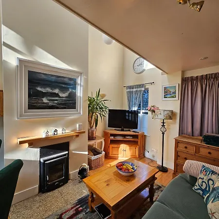 Cozy Cloghane Holiday home